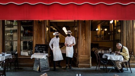 « Laissez-nous travailler » : à Lyon, les indépendants veulent « sauver Noël »