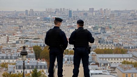 Paris : une police municipale désarmée, souhaitée par Anne Hidalgo, sillonnera bientôt les rues