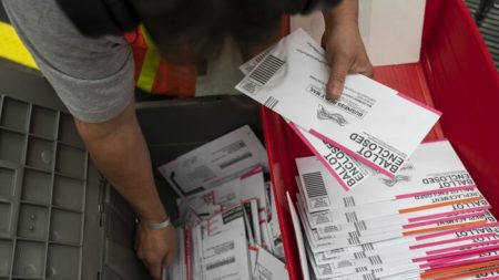 2 personnes accusées de fraude électorale auraient soumis 8000 demandes d’inscription frauduleuses