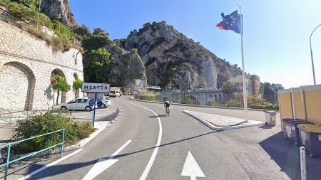 Les Français refoulés à la frontière italienne de Menton à cause des restrictions anti-Covid