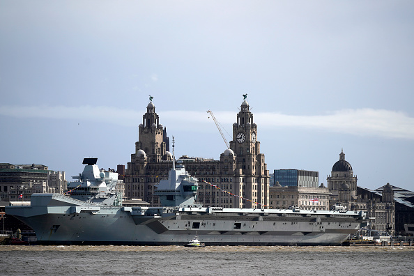 Le porte-avions de la Royal Navy, HMS Prince of Wales, a accosté au terminal de croisière de Liverpool le 29 février 2020 à Liverpool, en Angleterre. (Photo : Christopher Furlong/Getty Images)