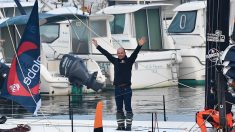 Vendée Globe: Kevin Escoffier récupéré par la Marine nationale