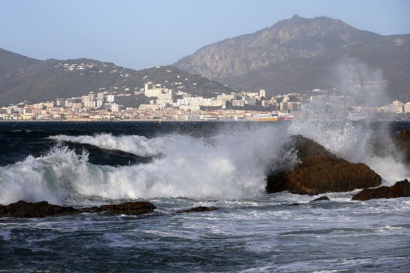 Tempête à Ajaccio, en Corse. (Photo : PASCAL POCHARD-CASABIANCA/AFP via Getty Images)