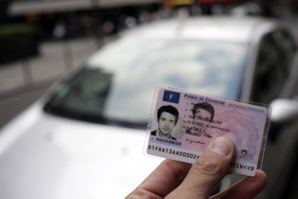 Sans le permis de conduire, difficile de trouver un emploi (KENZO TRIBOUILLARD/AFP via Getty Images)