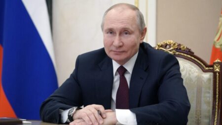 La Russie regrette que Biden ne prenne pas part à un débat en direct avec Poutine