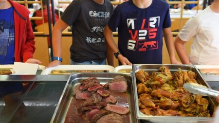Lyon : retour à petite dose de la viande dans les cantines scolaires