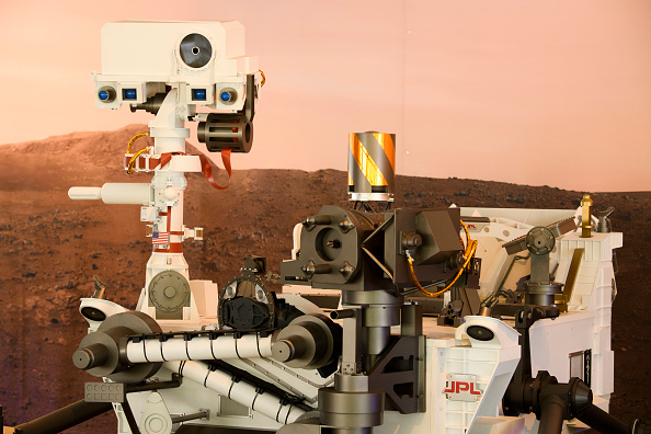 Nasa. Un modèle à l'échelle du rover Mars 2020 Perseverance. (Photo : PATRICK T. FALLON/AFP via Getty Images) 