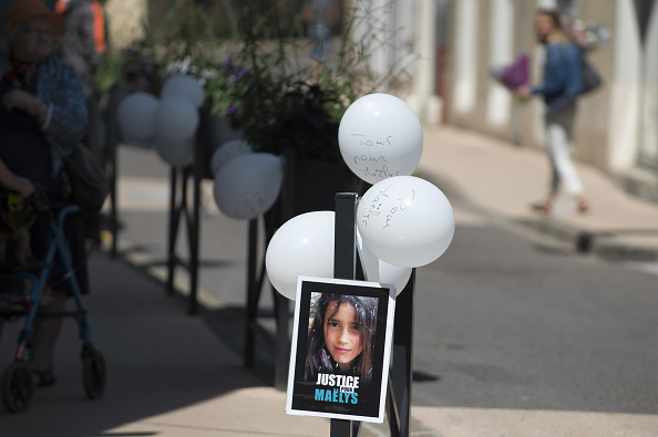 Photographie de l'écolière Maelys De Araujo, enlevée lors d'un mariage et assassinée dans le centre-est de la France. (Photo :  ROMAIN LAFABREGUE/AFP via Getty Images)