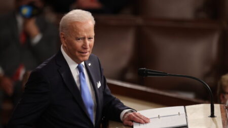 Biden : les Américains qui refusent des emplois « convenables » perdront leurs allocations de chômage