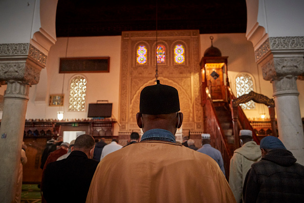 Prière dans la Grande Mosquée de Paris. (Photo : Kiran Ridley/Getty Images)
