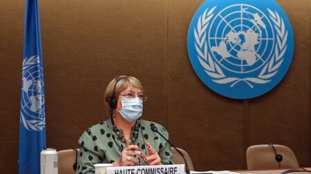 ONU: Bachelet dénonce « les plus vastes et les plus sévères » reculs des droits humains qu’elle ait jamais vus