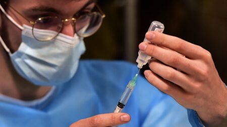 Obligation vaccinale à l’hôpital : FO-Santé demande « un délai supplémentaire » au gouvernement