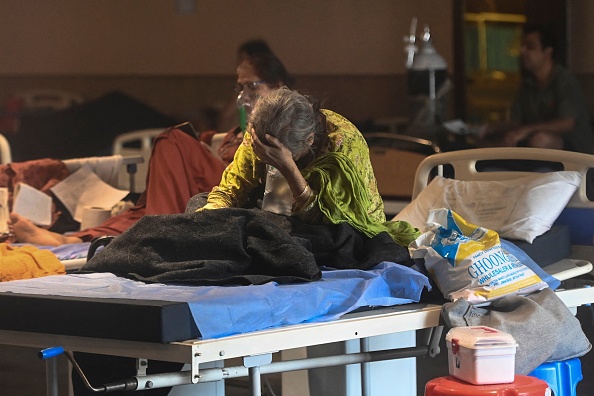 Une salle de banquet temporairement convertie en salle de soins pour le coronavirus Covid-19, à New Delhi, le 27 avril 2021. (Photo : MONEY SHARMA/AFP via Getty Images)