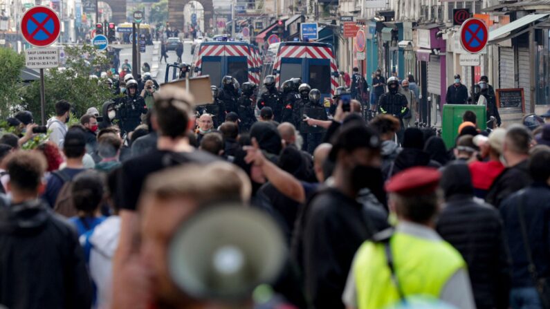 Manifestation contre le Pass sanitaire à Paris, le 14 juillet 2021. (Photo : GEOFFROY VAN DER HASSELT/AFP via Getty Images)