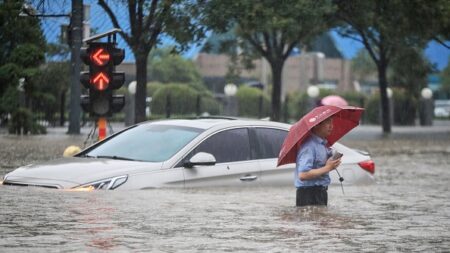 Chine: des intempéries record font au moins 16 morts, le métro inondé