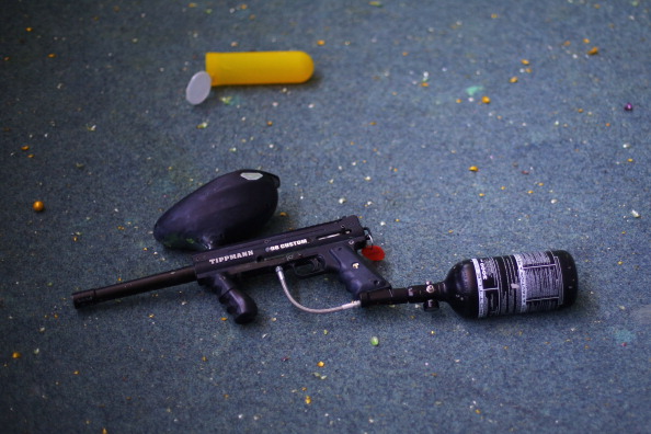 Un pistolet de paintball - Illustration  (Mark Kolbe/Getty Images)