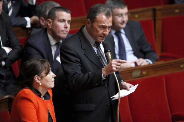 Le député Lionnel Luca prend la parole lors d'une séance de questions au gouvernement, à l'Assemblée nationale française à Paris, le 22 janvier 2014. (THOMAS SAMSON/AFP via Getty Images)