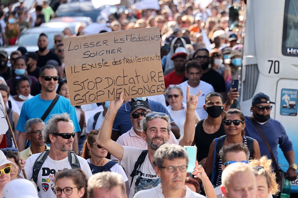 Manifestation à Saint-Denis-de-la-Réunion le 31 juillet 2021. (Photo RICHARD BOUHET/AFP via Getty Images)
