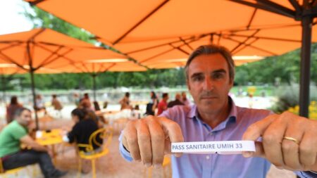 Passe sanitaire  sous forme de « bracelet » : opération « suspendue » en Gironde