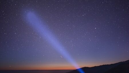 Montpellier : les boules de lumière dans le ciel étaient des projecteurs lasers