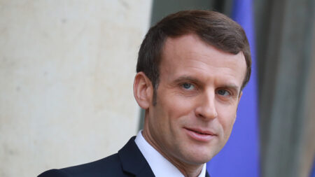 Emmanuel Macron prépare une commission sur le complotisme