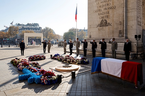"Hubert Germain rejoindra ses frères de combat et avec eux tous ceux qui se sont levés pour que vive la France",  a souligné Emmanuel Macron.
 (Photo  LUDOVIC MARIN/POOL/AFP via Getty Images)