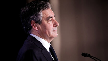 L’ex-Premier ministre français François Fillon rejoint la société Sibur, un géant de la pétrochimie russe