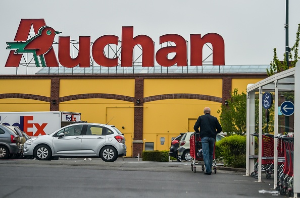 Auchan va réduire ses surfaces de magasins après une importante perte de 973 millions d'euros