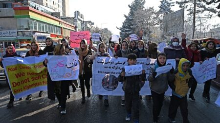 Afghanistan: une manifestation de femmes autorisée par les talibans à Kaboul
