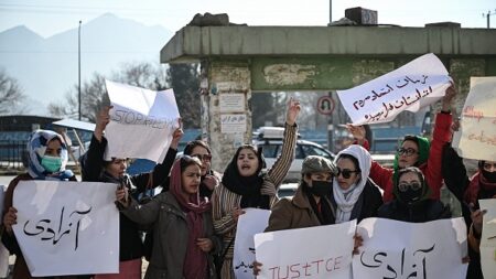 Afghanistan: manifestation de femmes contre la « machine criminelle » talibane