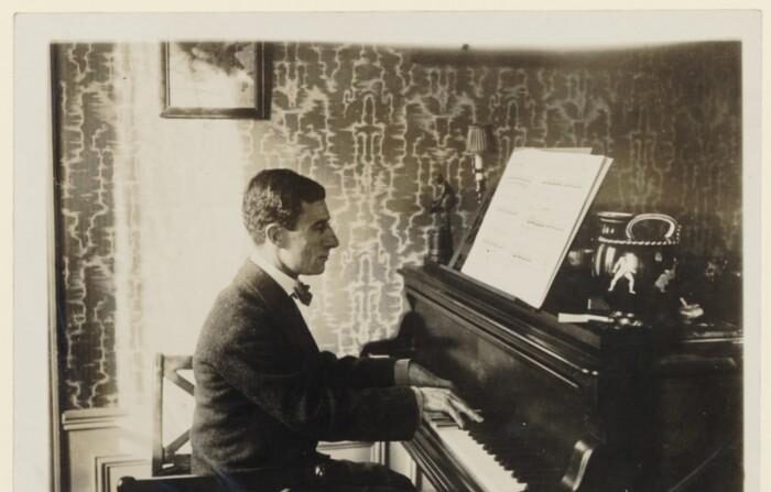 La performance des collégiens se veut un hommage à Maurice Ravel. (Photo : domaine public)