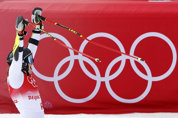 Sara Hector de l'équipe de Suède remporte la médaille d'or lors des Jeux Olympiques 2022, slalom géant féminin le 7 février 2022 à Yanqing en Chine. Photo Alexis Boichard/Agence Zoom/Getty Images.