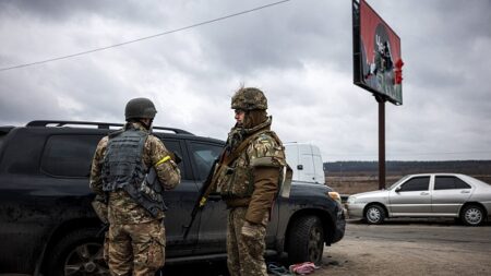 Guerre en Ukraine : un journaliste américain tué et un autre blessé à Irpin