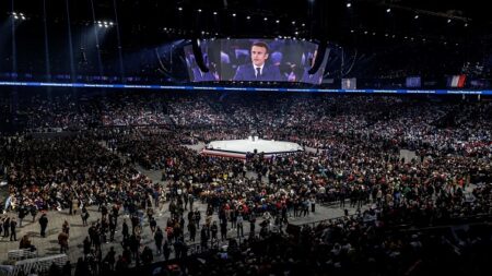 Présidentielle 2022 : Emmanuel Macron en meeting devant à peine plus de 30.000 personnes