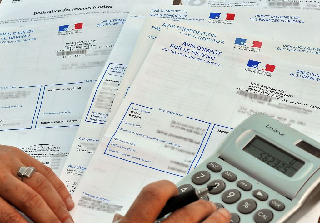 Budget 2025 : la contribution "exceptionnelle" concernerait "0,3%" des foyers fiscaux des Français les plus fortunés