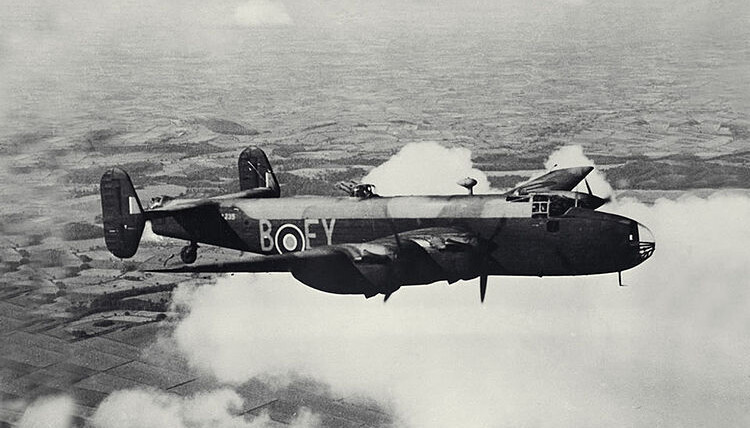 C'est un bombardier Halifax de ce type qui a été abattu en 1944 près de Dieppe. (Domaine public)
