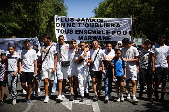 Marche commémorative en hommage à Marwane, 15 ans, abattu à Arles, le 2 juillet 2022.   (CLEMENT MAHOUDEAU/AFP via Getty Images)