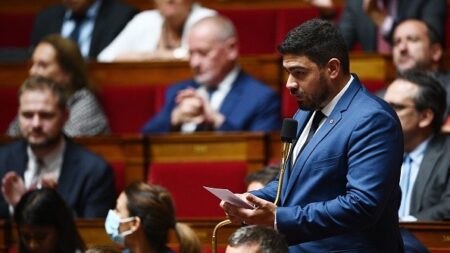 Fonction publique : Guillaume Kasbarian recule sur la fusion des catégories mais confirme le gel du point d’indice