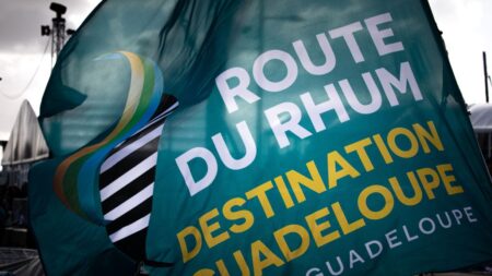 Route du Rhum: deux morts après le chavirage d’un bateau suiveur au large de la Guadeloupe