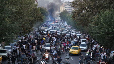 Iran: 400 personnes emprisonnées pour leur participation aux manifestations historiques à Téhéran
