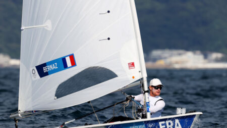 Voile olympique: Jean-Baptiste Bernaz sacré marin de l’année 2022