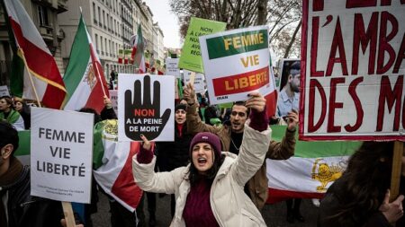Lyon: un millier de manifestants battent le pavé en soutien à la contestation en Iran