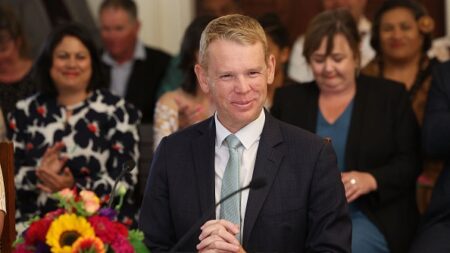 Nouvelle Zélande: Chris Hipkins devient officiellement Premier ministre