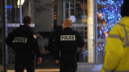 Attaque au couteau à la gare du Nord à Paris: l’assaillant était sous le coup d’une OQTF