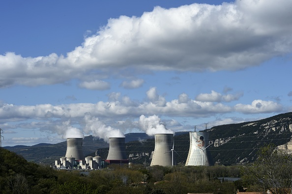 La centrale nucléaire de Cruas Meysse en Ardèche au bord du Rhône, entre Valence et Montélimar. (Photo: PHILIPPE DESMAZES/AFP via Getty Images)