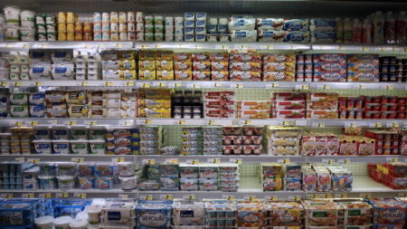 Rappel massif de yaourts contenant du verre, vendus par plusieurs grandes enseignes