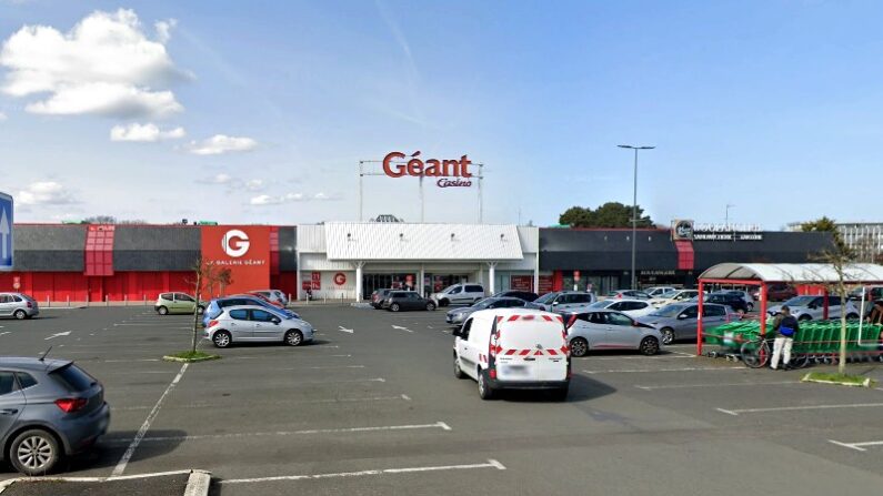 Enseigne Géant Casino à Saint-Brieuc - Google maps