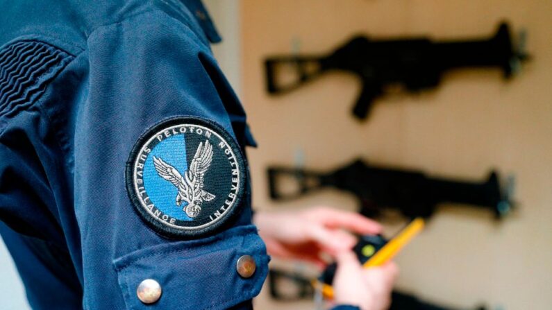 Le peloton de surveillance et d’intervention de la gendarmerie du Val-d'Oise est intervenu ce matin. (Photo GEOFFROY VAN DER HASSELT/AFP via Getty Images)