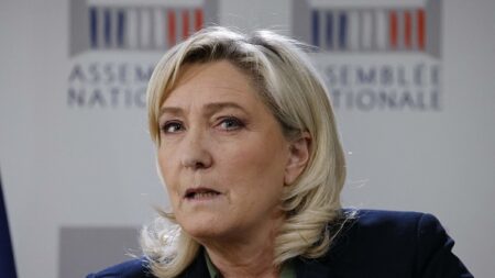 Retraites: Marine Le Pen dénonce «corruption» et «magouilles»