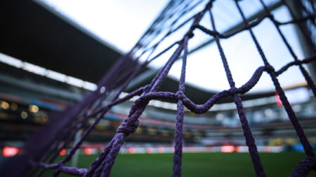 Hongrie: un gardien de but hué pour avoir empêché un jeune supporter de marquer le jour de son anniversaire